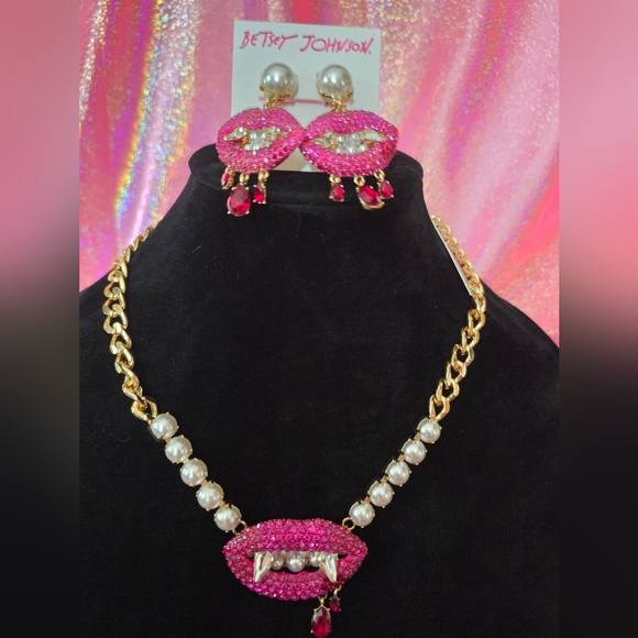 Betsey Johnson Vampire Pink Necklace and Earring set! NWT - Picture 14 of 15